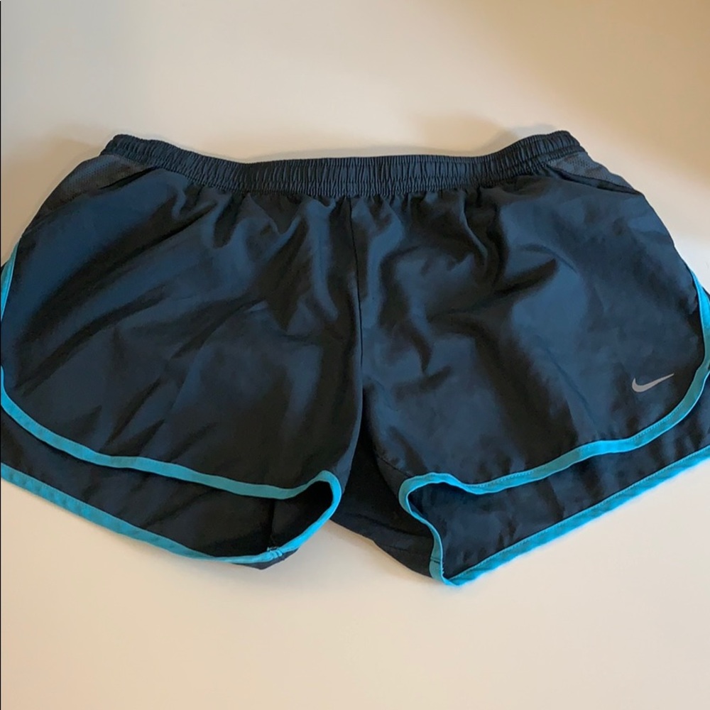 EUC Nike athletic shorts size medium gray